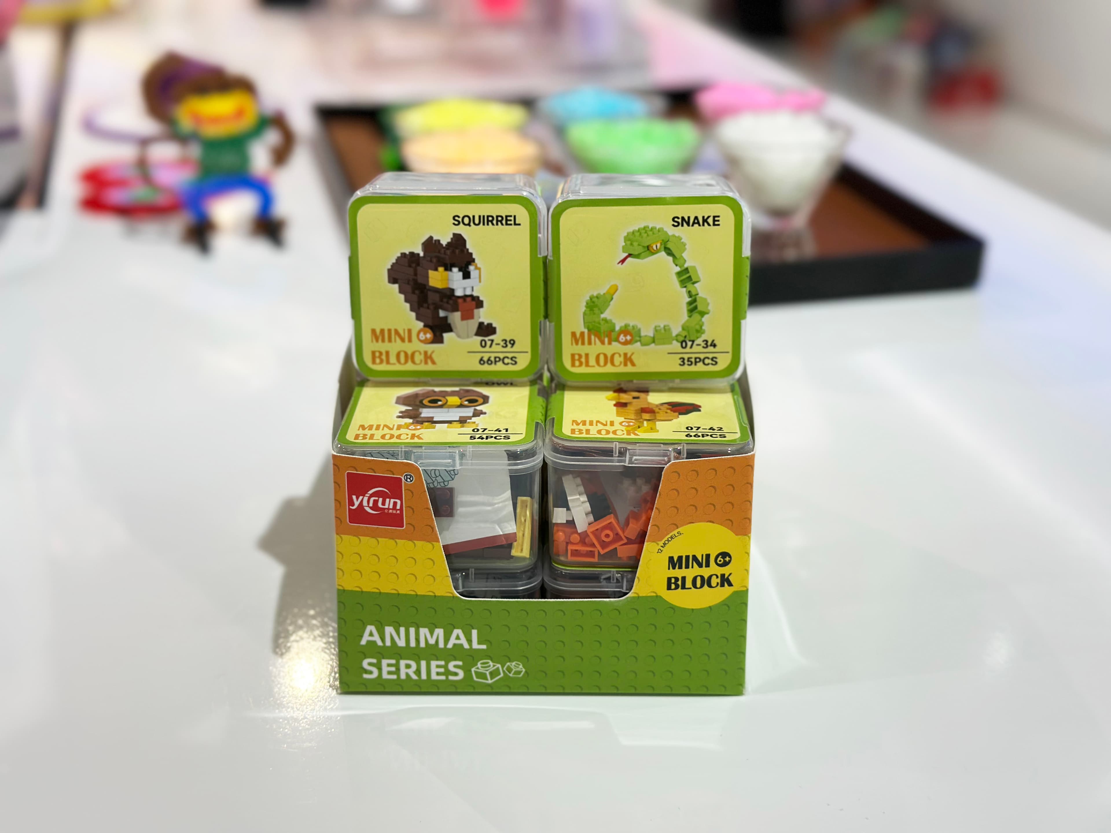 12-piece small animal micro-block building set