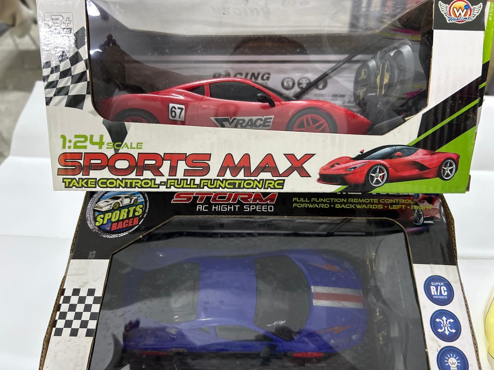 Rechargeable 4-Channel Remote Control Ferrari Racer with LED Lights (Includes USB Cable/Remote, Battery Not Included) Lithium Battery 3.7V 500mAh