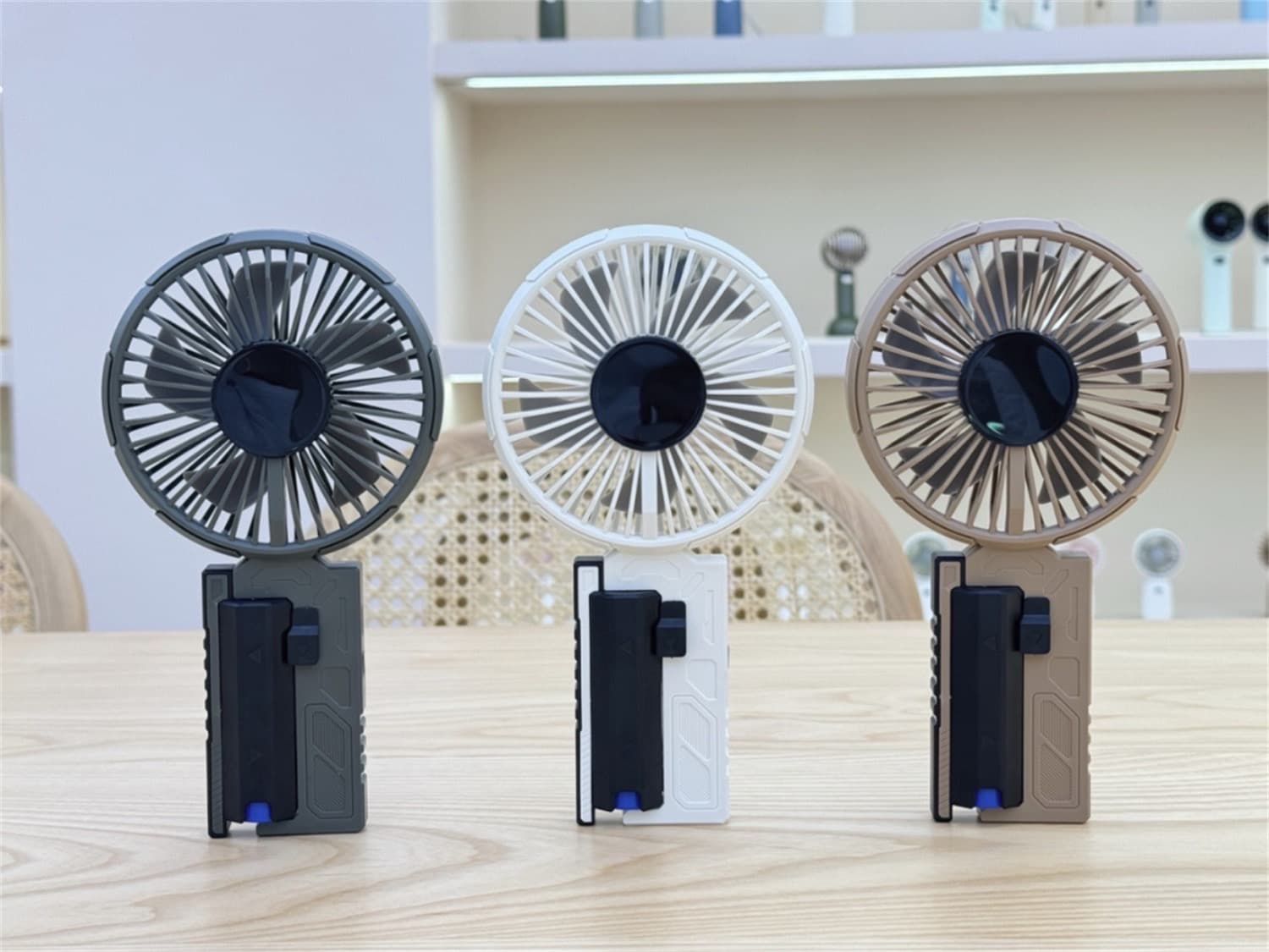 Mecha-style High-Speed Handheld Fan 1800mAh