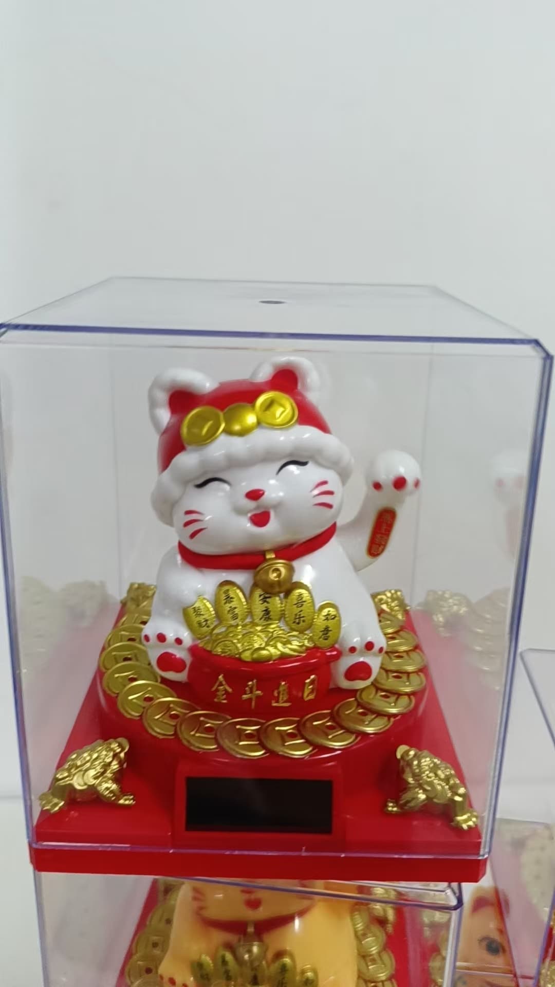 Solar-Powered Large Christmas Lucky Cat Car Decoration with Dust Cover