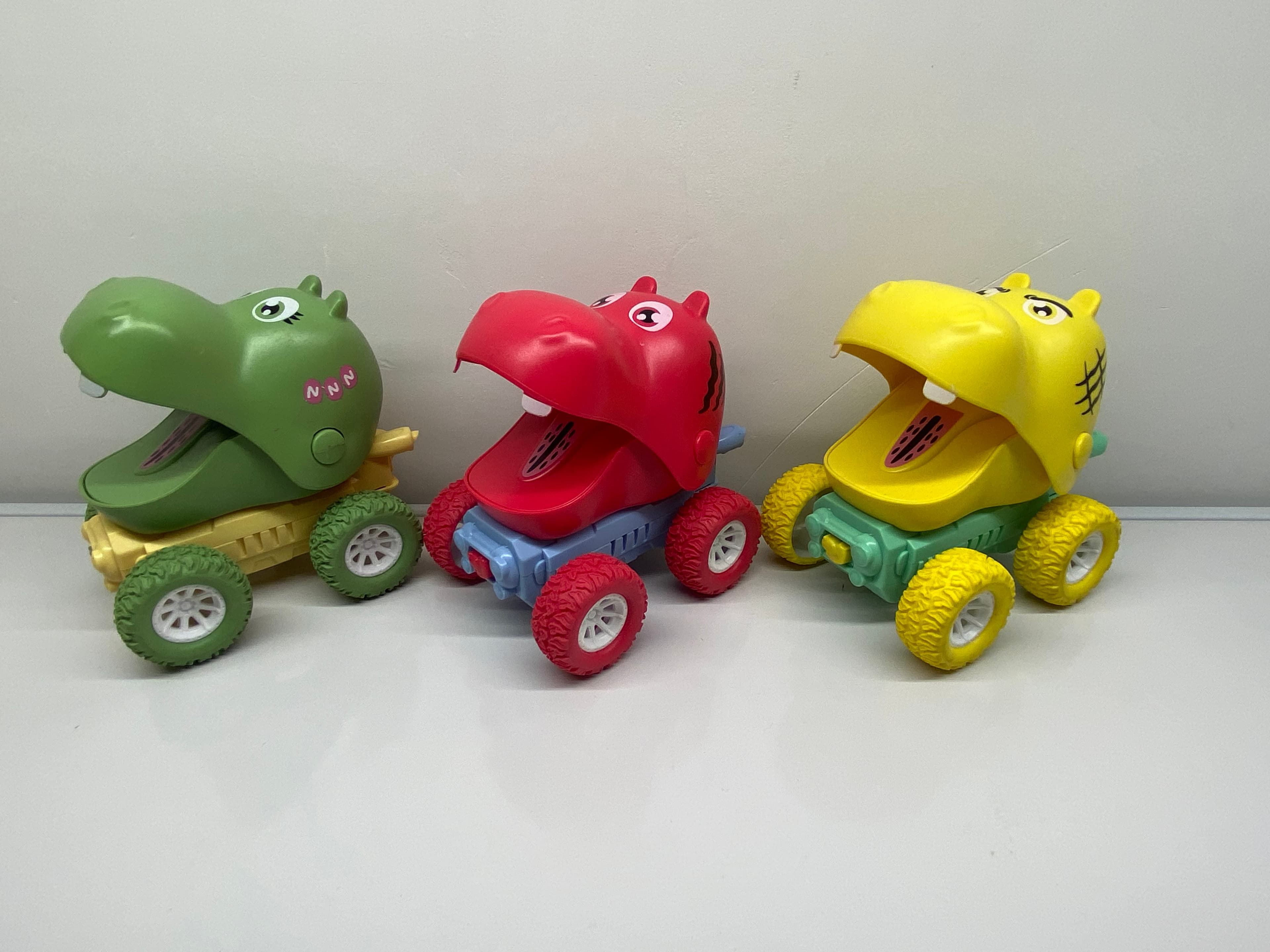 Cartoon Hippo Pressing Cute Pet Scooter - Durable and Grippy for Kids, Ideal for Supermarkets, E-commerce, and Street Stalls
