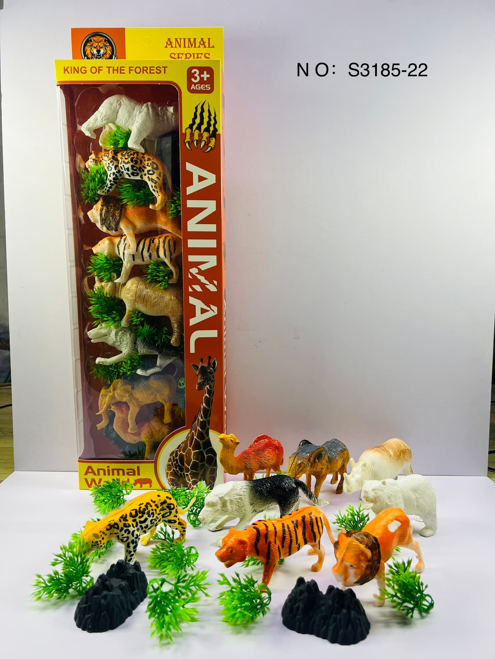 Animal Set (8-Piece PP Material 11-14cm Hollow Wild Animals with Grass and Stones)